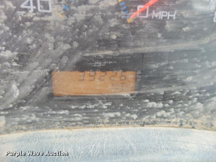 image for item L5572 2007 International 7400 flatbed truck