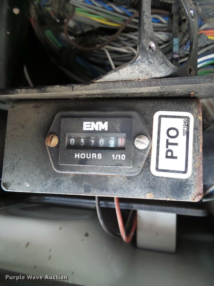 image for item L5572 2007 International 7400 flatbed truck