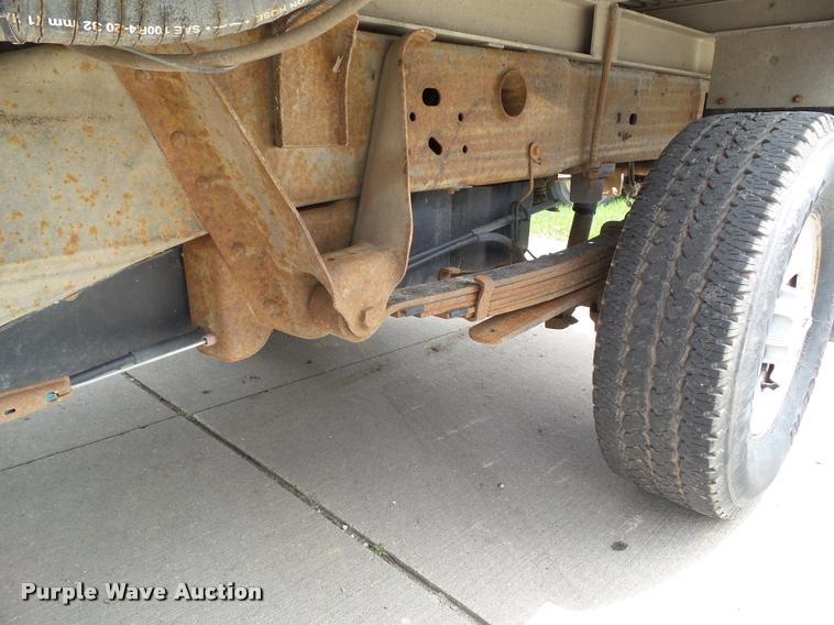 image for item L5574 2006 Chevrolet Silverado 2500HD flatbed pickup truck