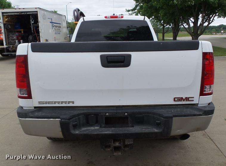 image for item L5576 2011 GMC Sierra 3500HD Crew Cab pickup truck