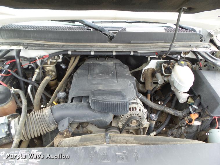 image for item L5576 2011 GMC Sierra 3500HD Crew Cab pickup truck