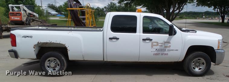 image for item L5577 2010 Chevrolet Silverado 2500HD Crew Cab pickup truck
