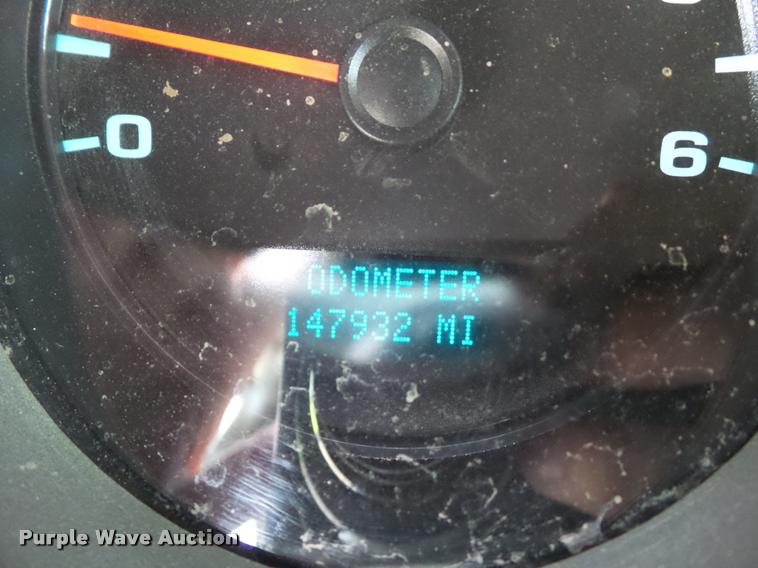 image for item L5577 2010 Chevrolet Silverado 2500HD Crew Cab pickup truck