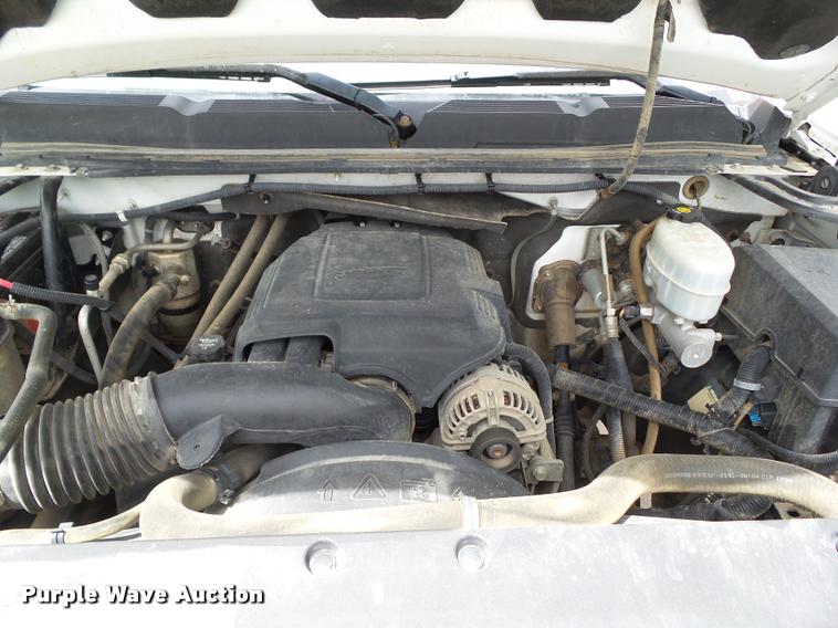 image for item L5577 2010 Chevrolet Silverado 2500HD Crew Cab pickup truck