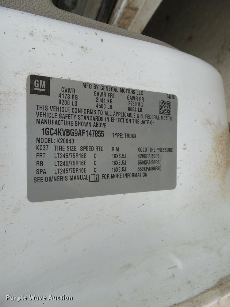 image for item L5577 2010 Chevrolet Silverado 2500HD Crew Cab pickup truck