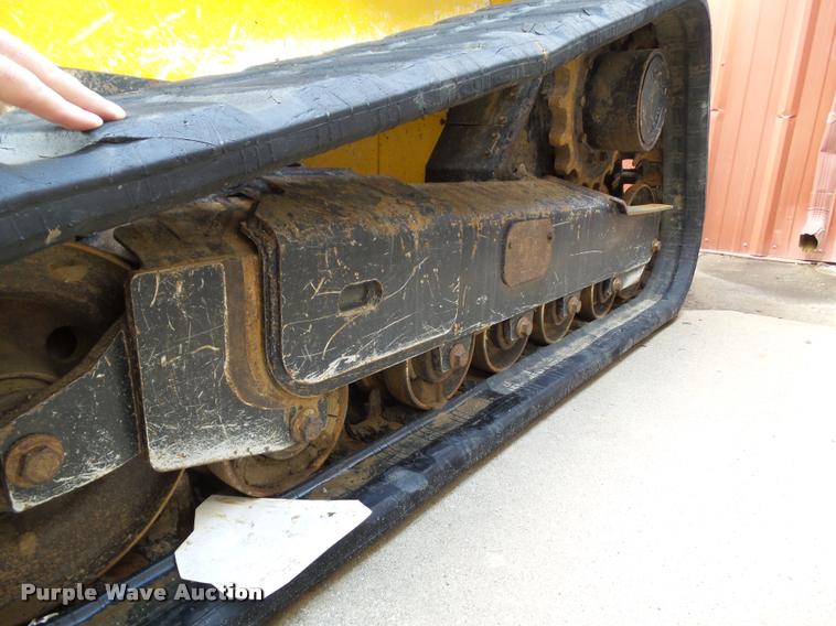 image for item L5578 2012 John Deere 333DT skid steer