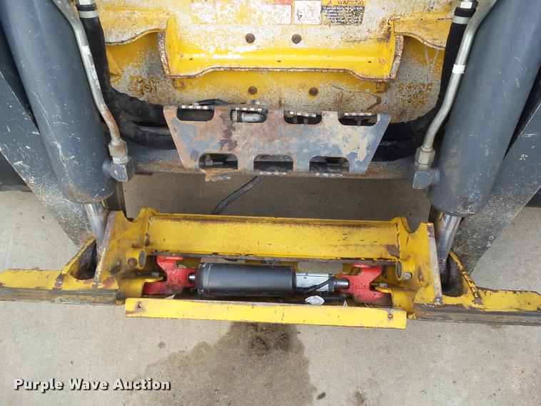 image for item L5578 2012 John Deere 333DT skid steer