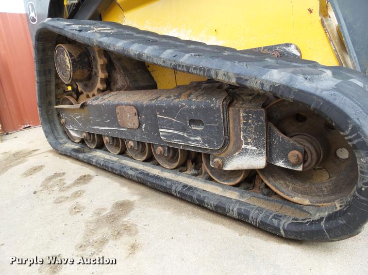 image for item L5578 2012 John Deere 333DT skid steer