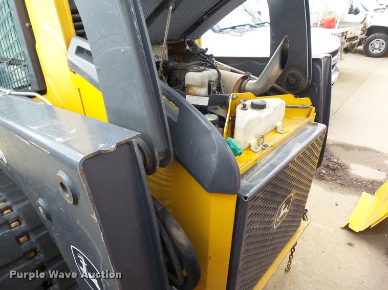 image for item L5578 2012 John Deere 333DT skid steer