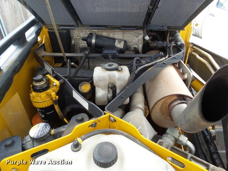 image for item L5578 2012 John Deere 333DT skid steer