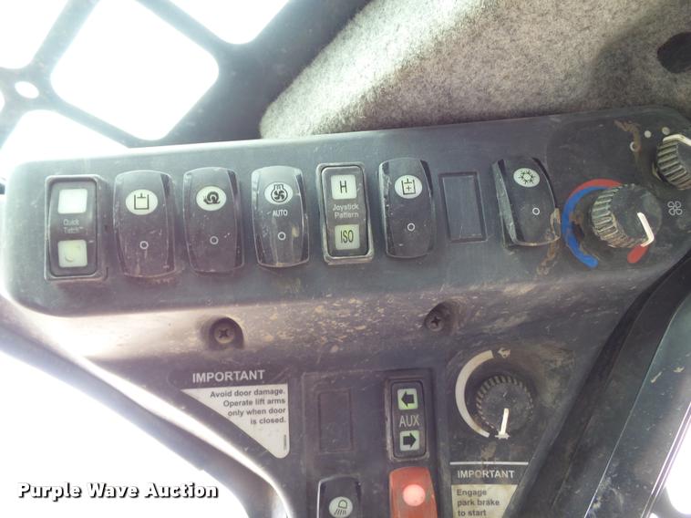 image for item L5578 2012 John Deere 333DT skid steer