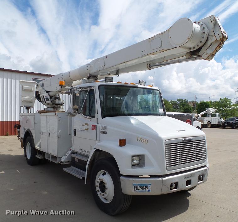 image for item L5579 2001 Freightliner FL70 bucket truck