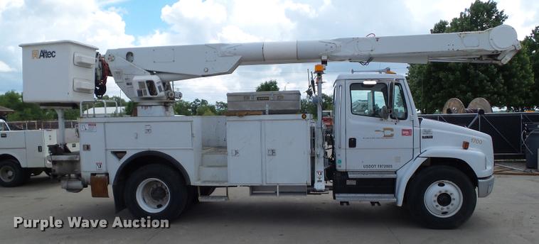 image for item L5579 2001 Freightliner FL70 bucket truck