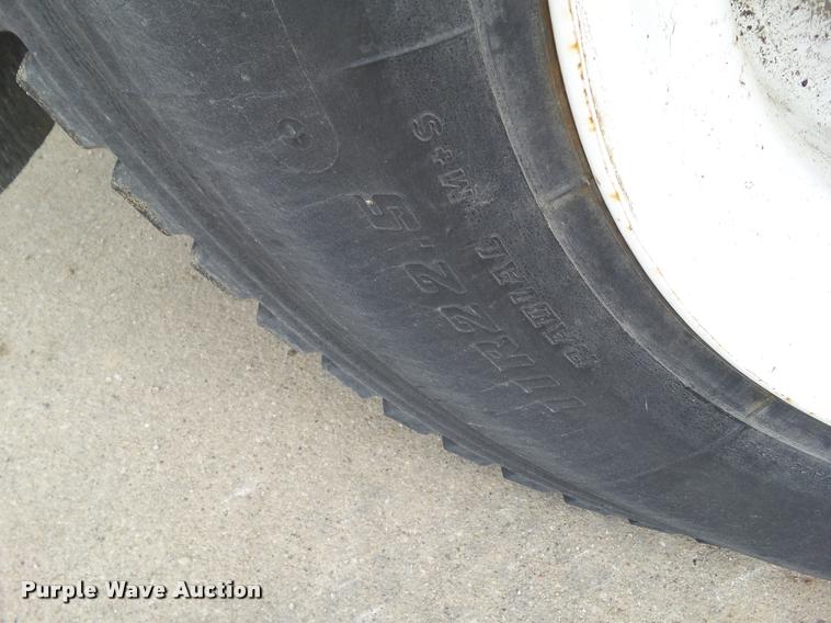 image for item L5579 2001 Freightliner FL70 bucket truck