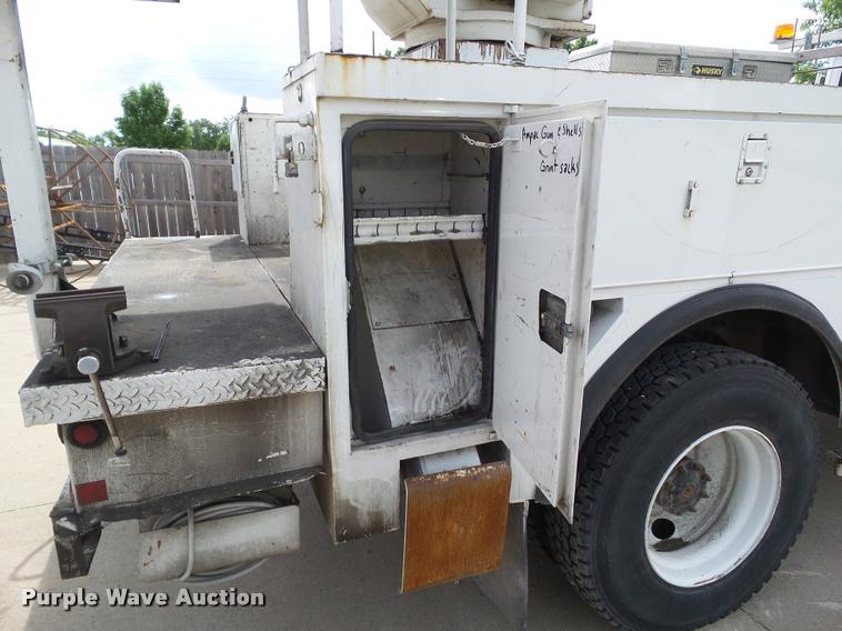 image for item L5579 2001 Freightliner FL70 bucket truck