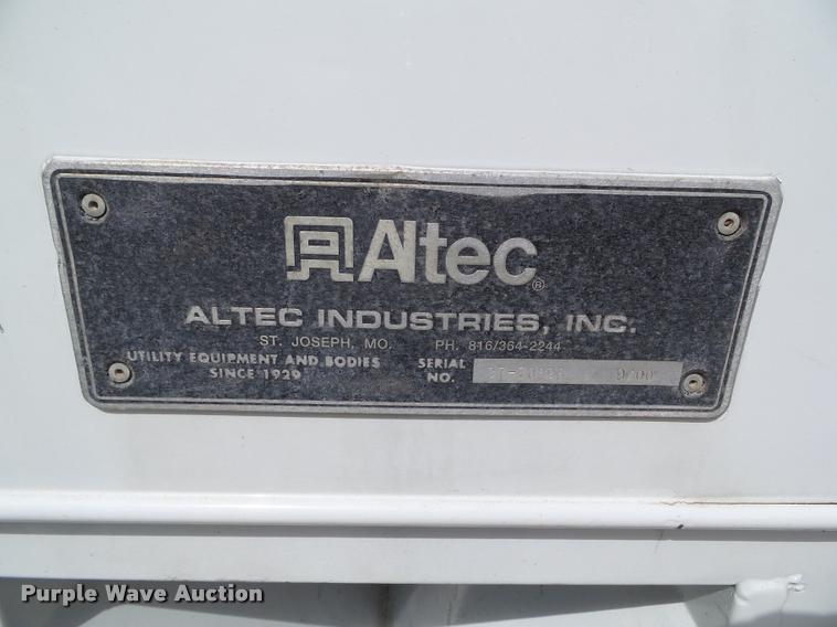 image for item L5579 2001 Freightliner FL70 bucket truck