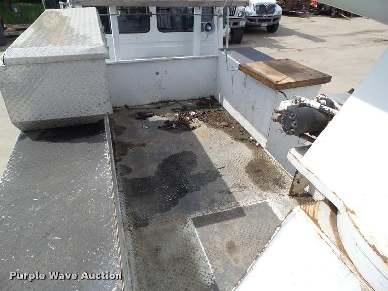 image for item L5579 2001 Freightliner FL70 bucket truck