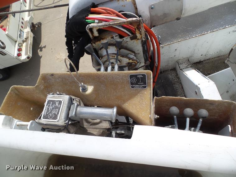 image for item L5579 2001 Freightliner FL70 bucket truck