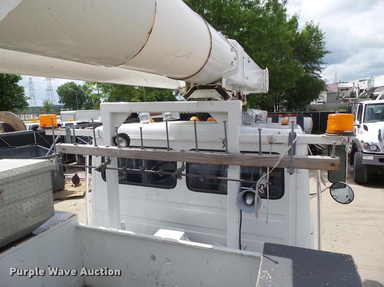 image for item L5579 2001 Freightliner FL70 bucket truck