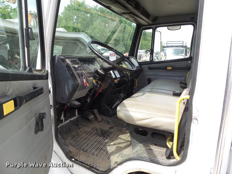 image for item L5579 2001 Freightliner FL70 bucket truck