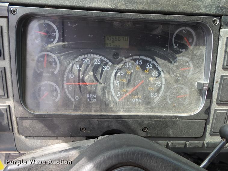 image for item L5579 2001 Freightliner FL70 bucket truck