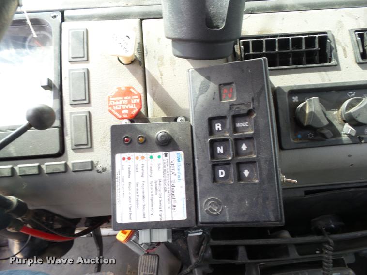 image for item L5579 2001 Freightliner FL70 bucket truck