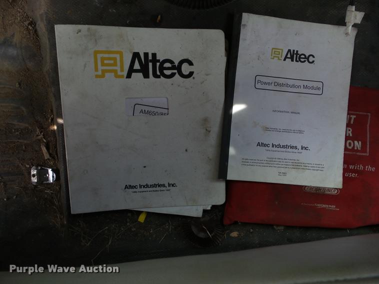 image for item L5579 2001 Freightliner FL70 bucket truck