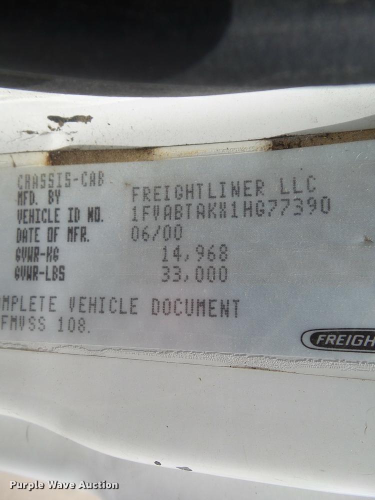 image for item L5579 2001 Freightliner FL70 bucket truck