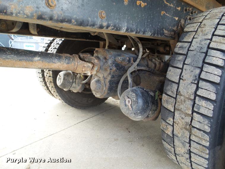 image for item L5580 2009 International 7400 digger derrick truck