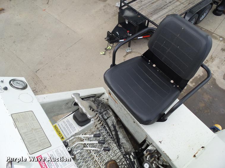 image for item L5580 2009 International 7400 digger derrick truck