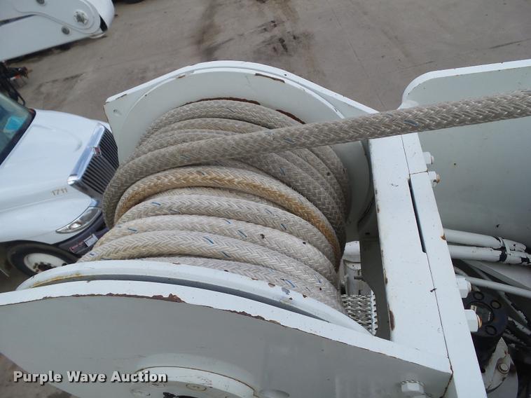 image for item L5580 2009 International 7400 digger derrick truck