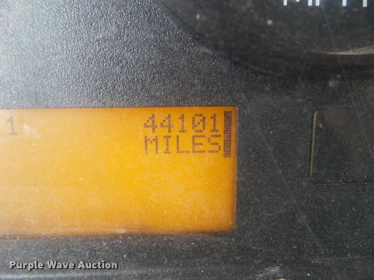 image for item L5580 2009 International 7400 digger derrick truck