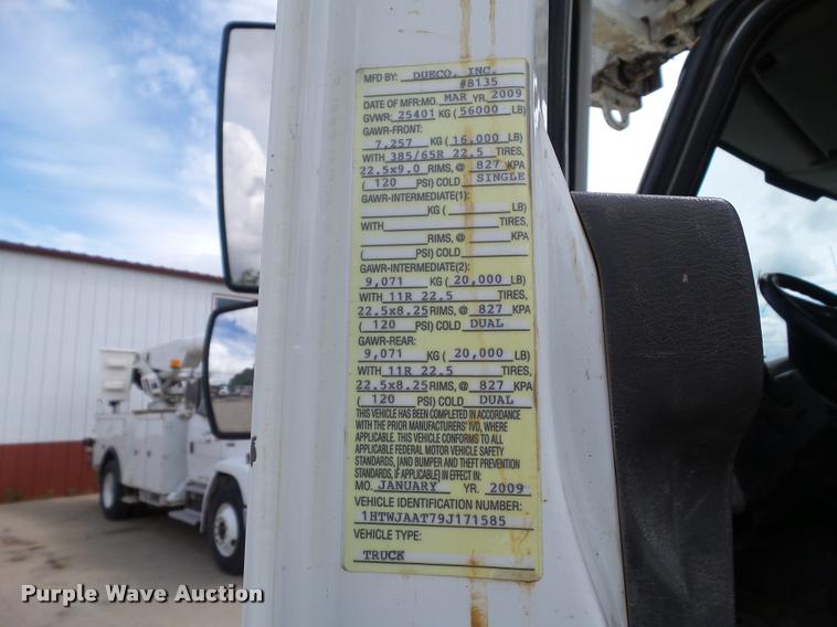 image for item L5580 2009 International 7400 digger derrick truck