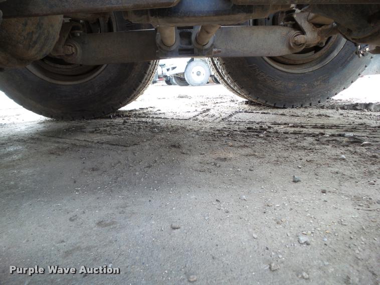 image for item L5581 2000 Kenworth T800 semi truck