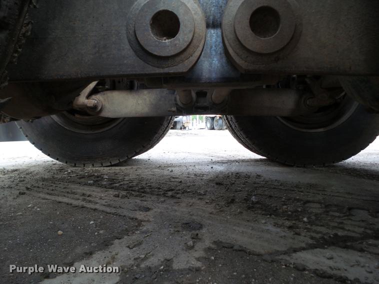 image for item L5581 2000 Kenworth T800 semi truck