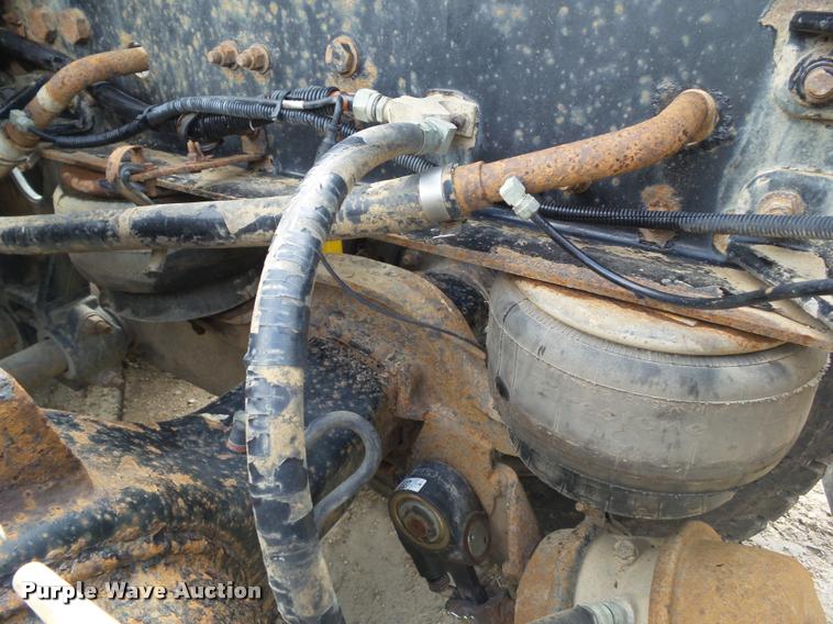 image for item L5581 2000 Kenworth T800 semi truck