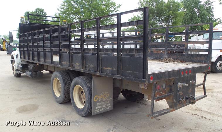 image for item L5582 2009 International 4400 flatbed truck