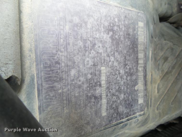 image for item L5582 2009 International 4400 flatbed truck