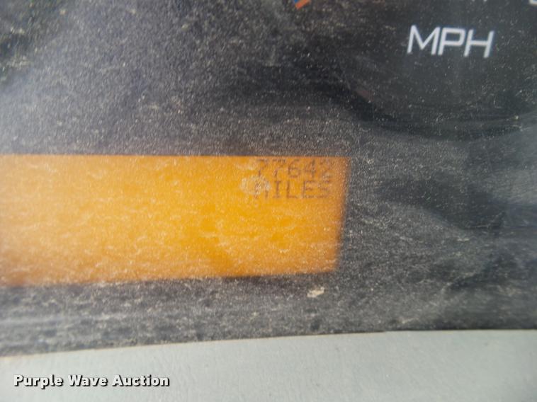 image for item L5582 2009 International 4400 flatbed truck