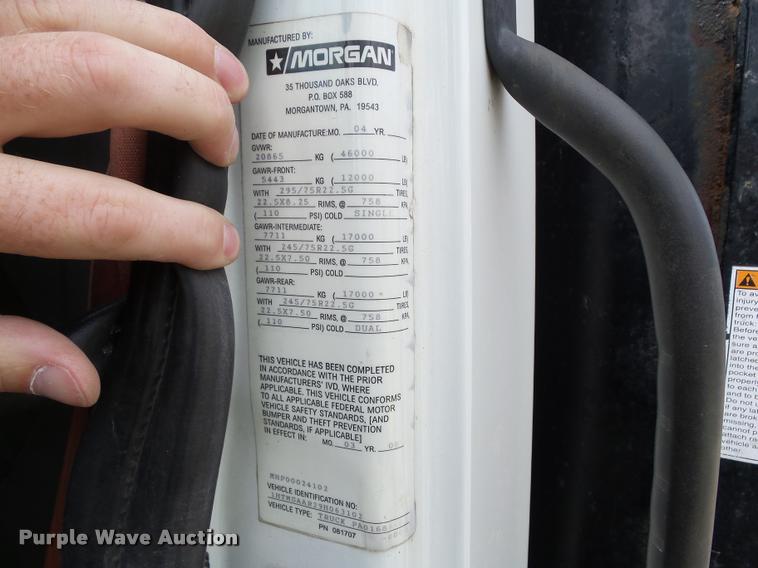 image for item L5582 2009 International 4400 flatbed truck