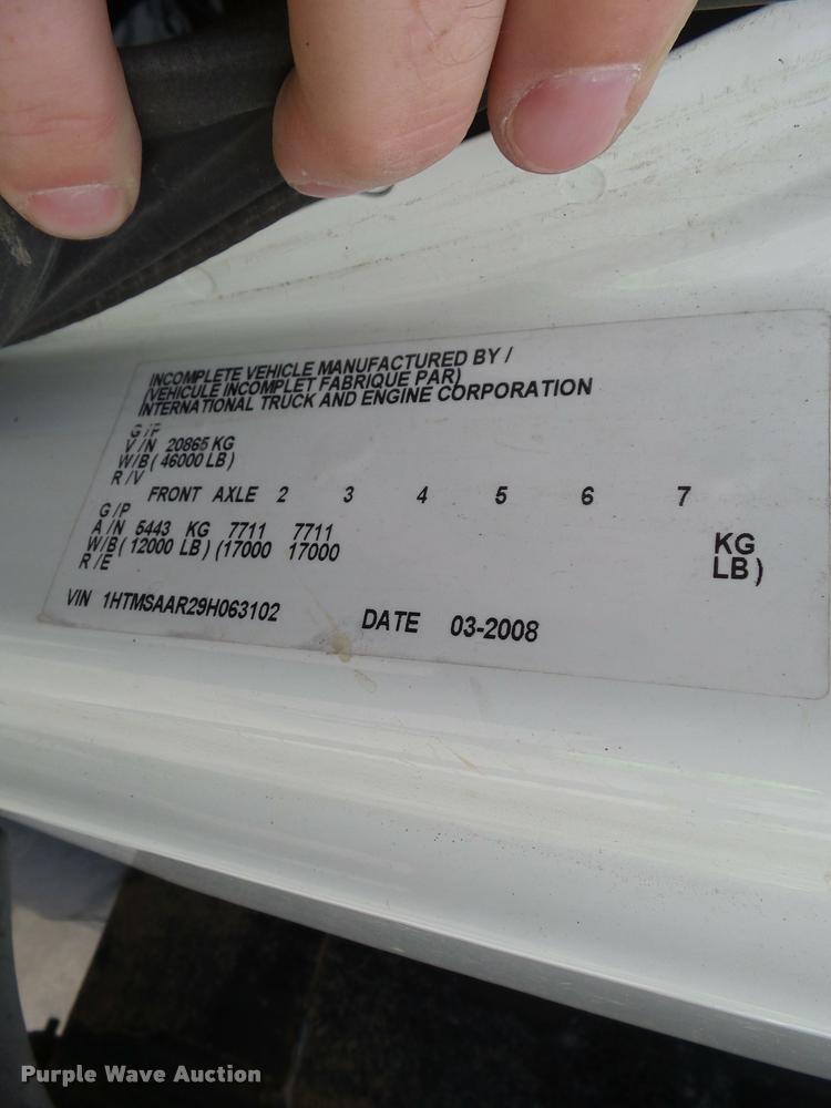 image for item L5582 2009 International 4400 flatbed truck