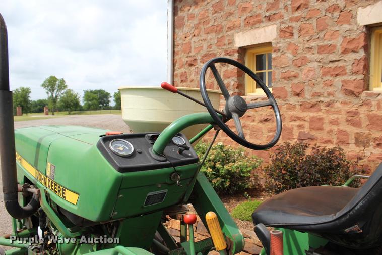 image for item BE9491 1986 John Deere 900HC tractor