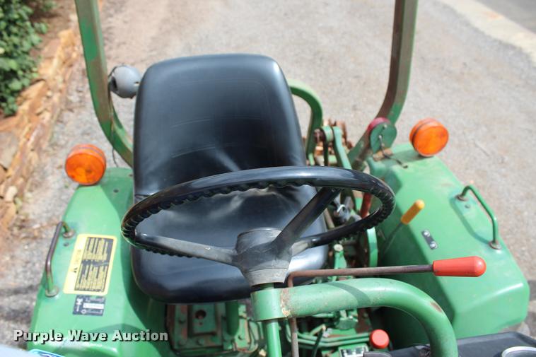 image for item BE9491 1986 John Deere 900HC tractor