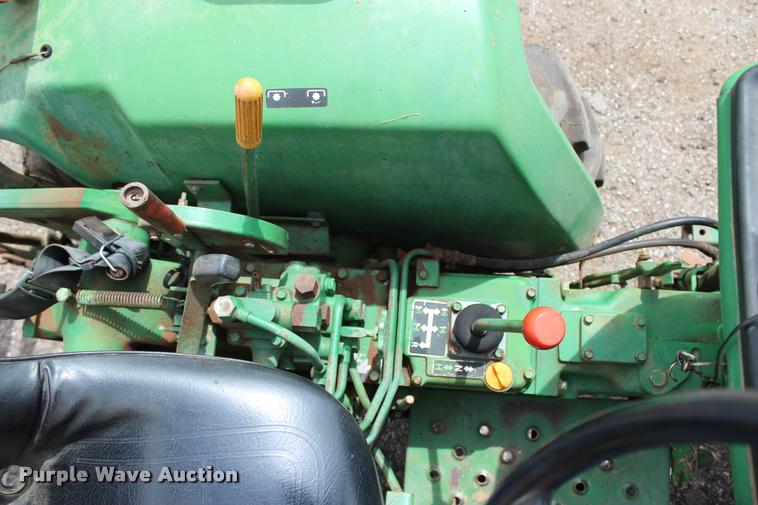 image for item BE9491 1986 John Deere 900HC tractor