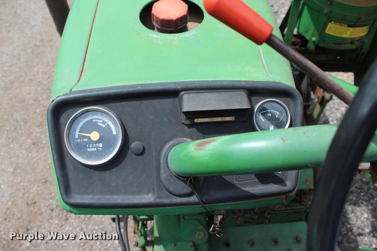 image for item BE9491 1986 John Deere 900HC tractor