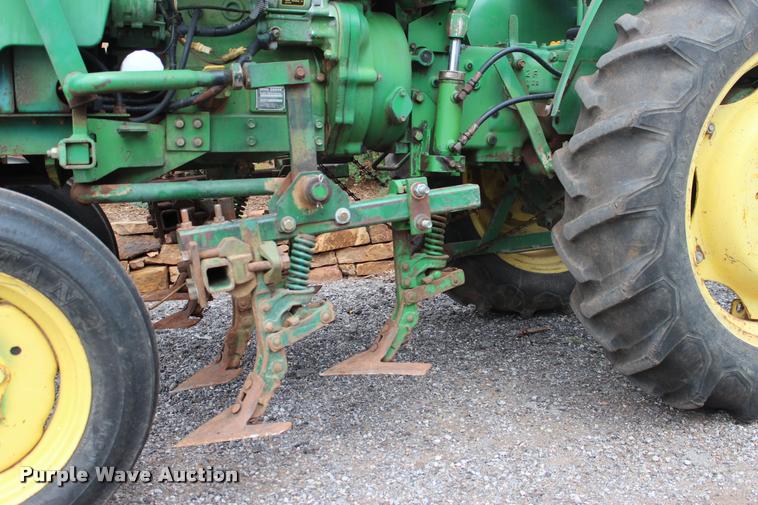 image for item BE9491 1986 John Deere 900HC tractor