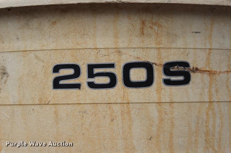 image for item BE9491 1986 John Deere 900HC tractor