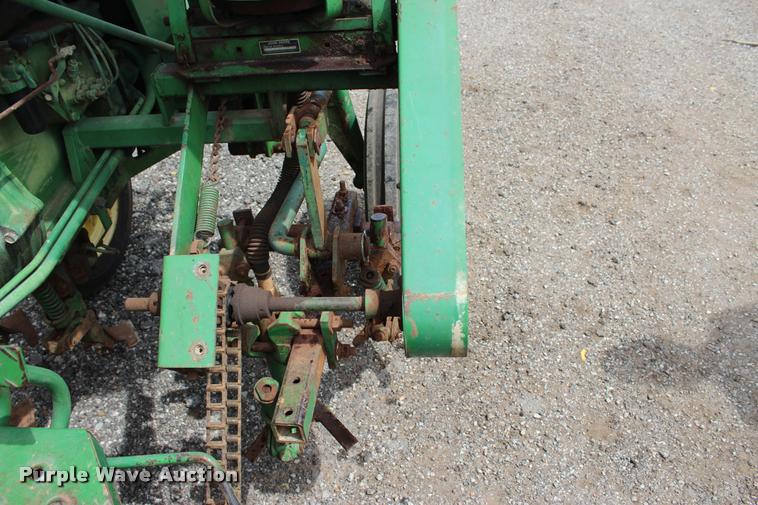 image for item BE9491 1986 John Deere 900HC tractor