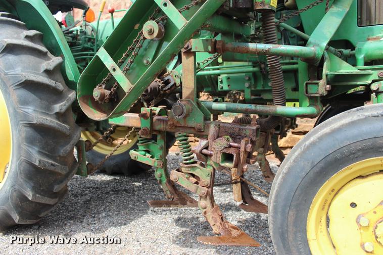 image for item BE9491 1986 John Deere 900HC tractor