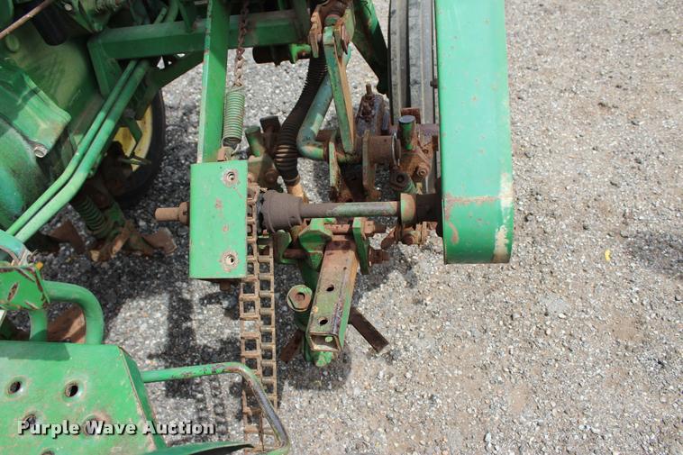 image for item BE9491 1986 John Deere 900HC tractor